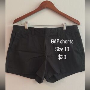 Gap Black shorts